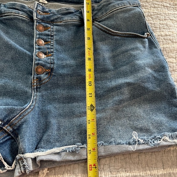 Ava & Viv Button Fly Denim Shorts size 18w plus stretch comfort - Picture 4 of 6
